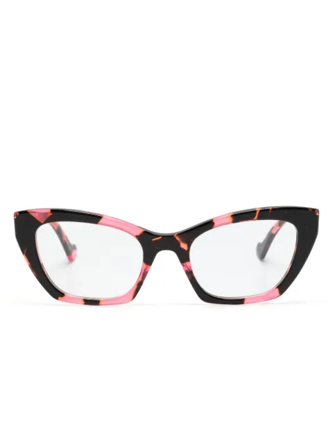Gucci Eyewear logo-plaque cat-eye-frame glasses