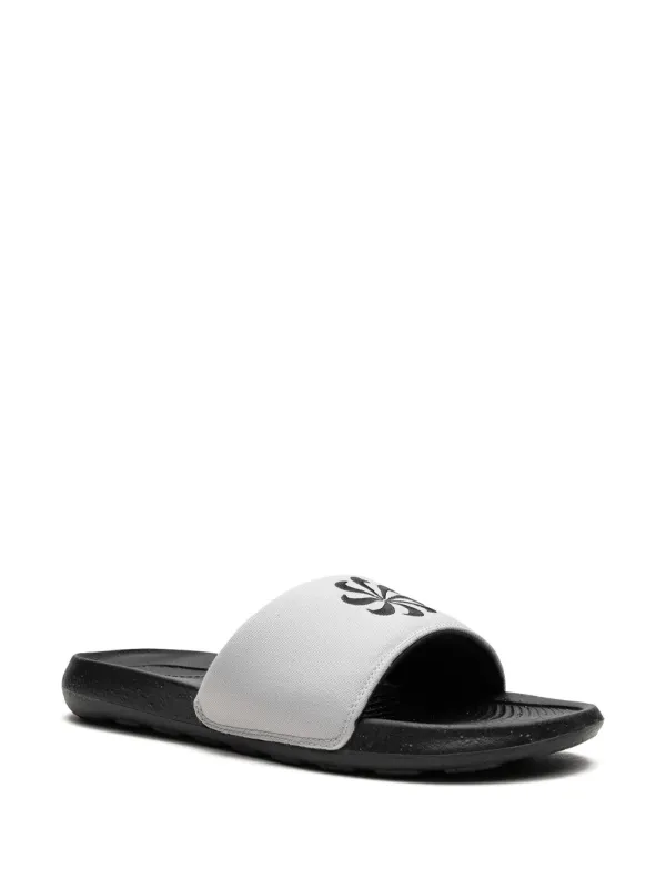 nike victori one nn slide