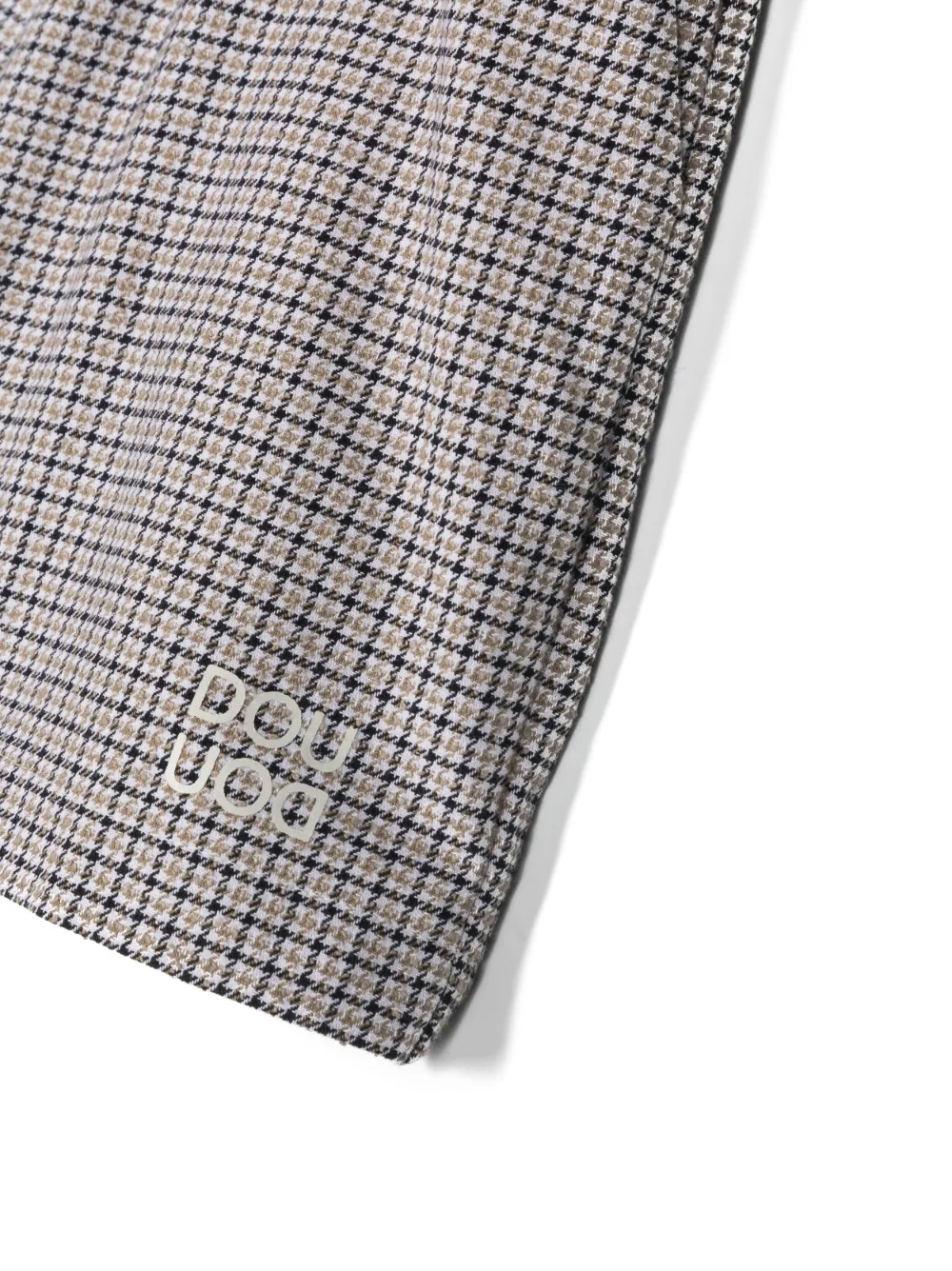 Douuod Logo-print Plaid Shorts In White