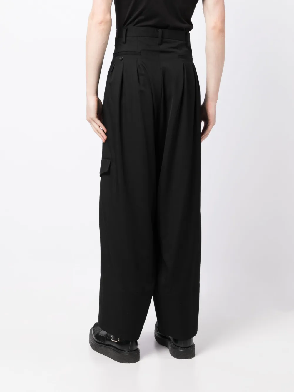 Yohji Yamamoto Loose-fit Pleat-detail Trousers In Black
