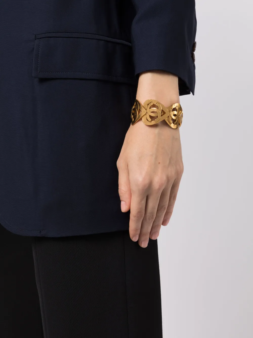 CHANEL Pre-Owned 1995 armband met CC-logo - Goud