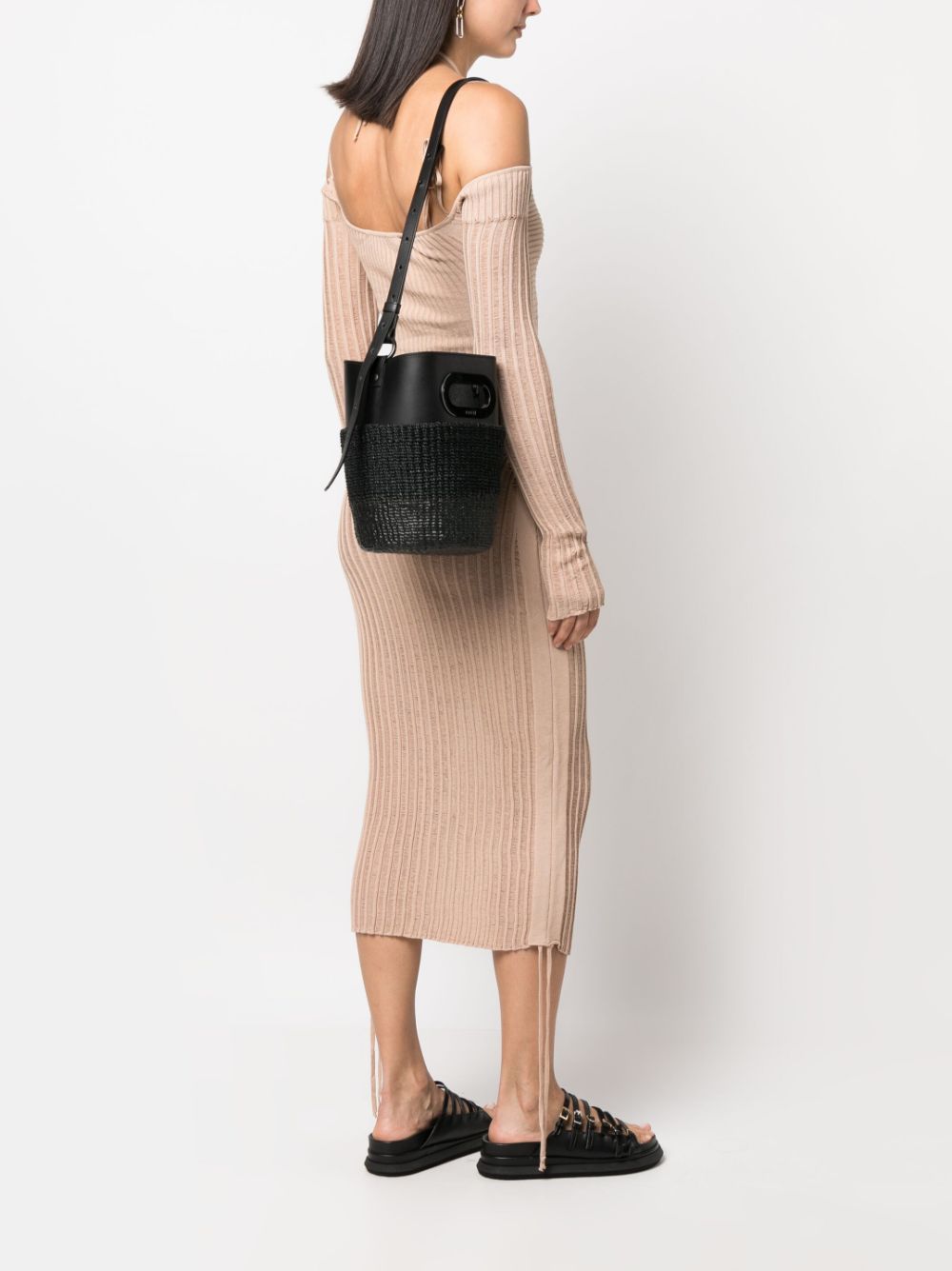 sacai raffia basket leather bucket bag - Zwart