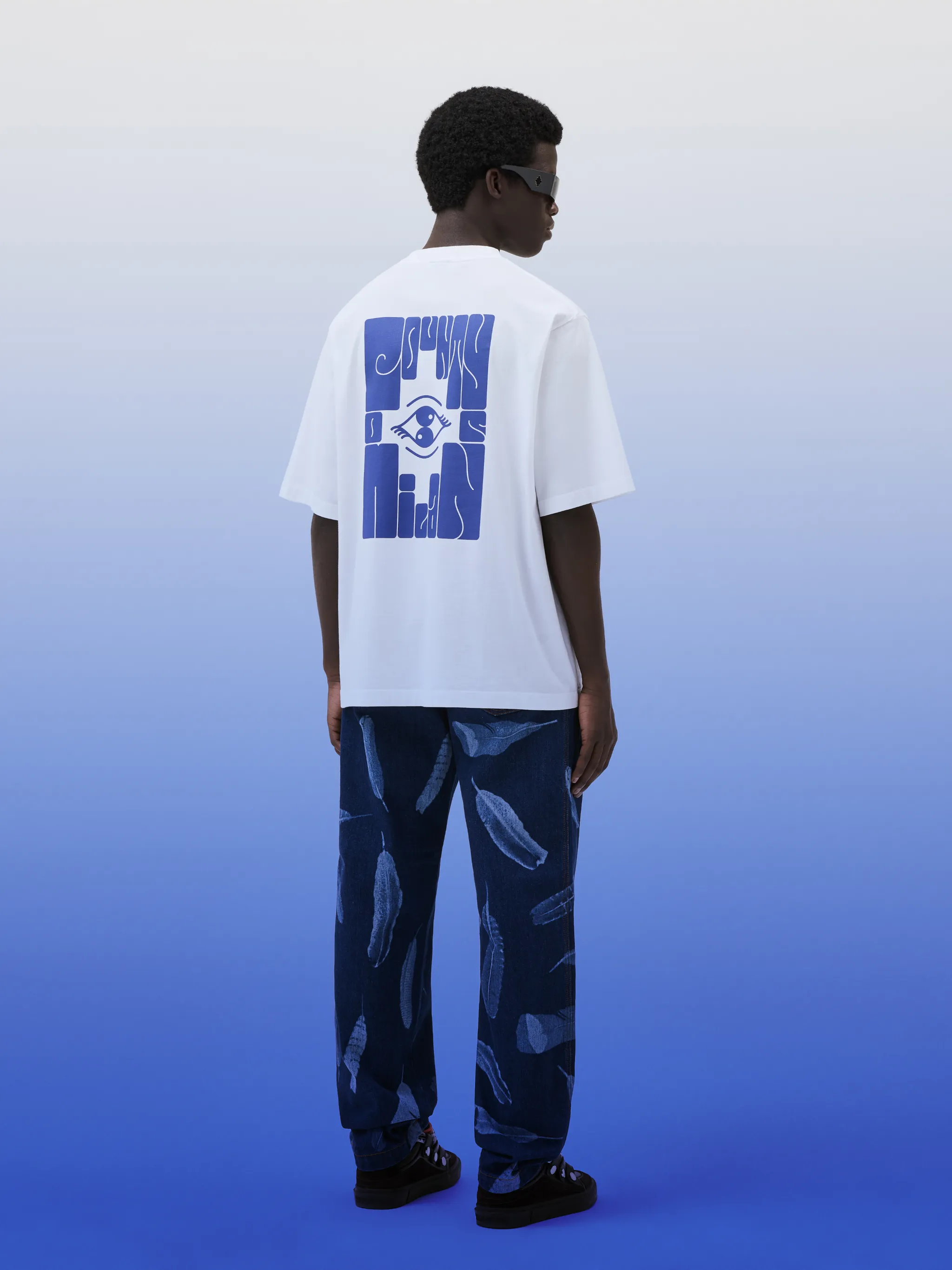 logo-embroidered cotton T-shirt from Marcelo Burlon County of Milan featuring cotton, embroidered logo to the front, logo print to the rear, crew neck, short sleeves and white/blue.