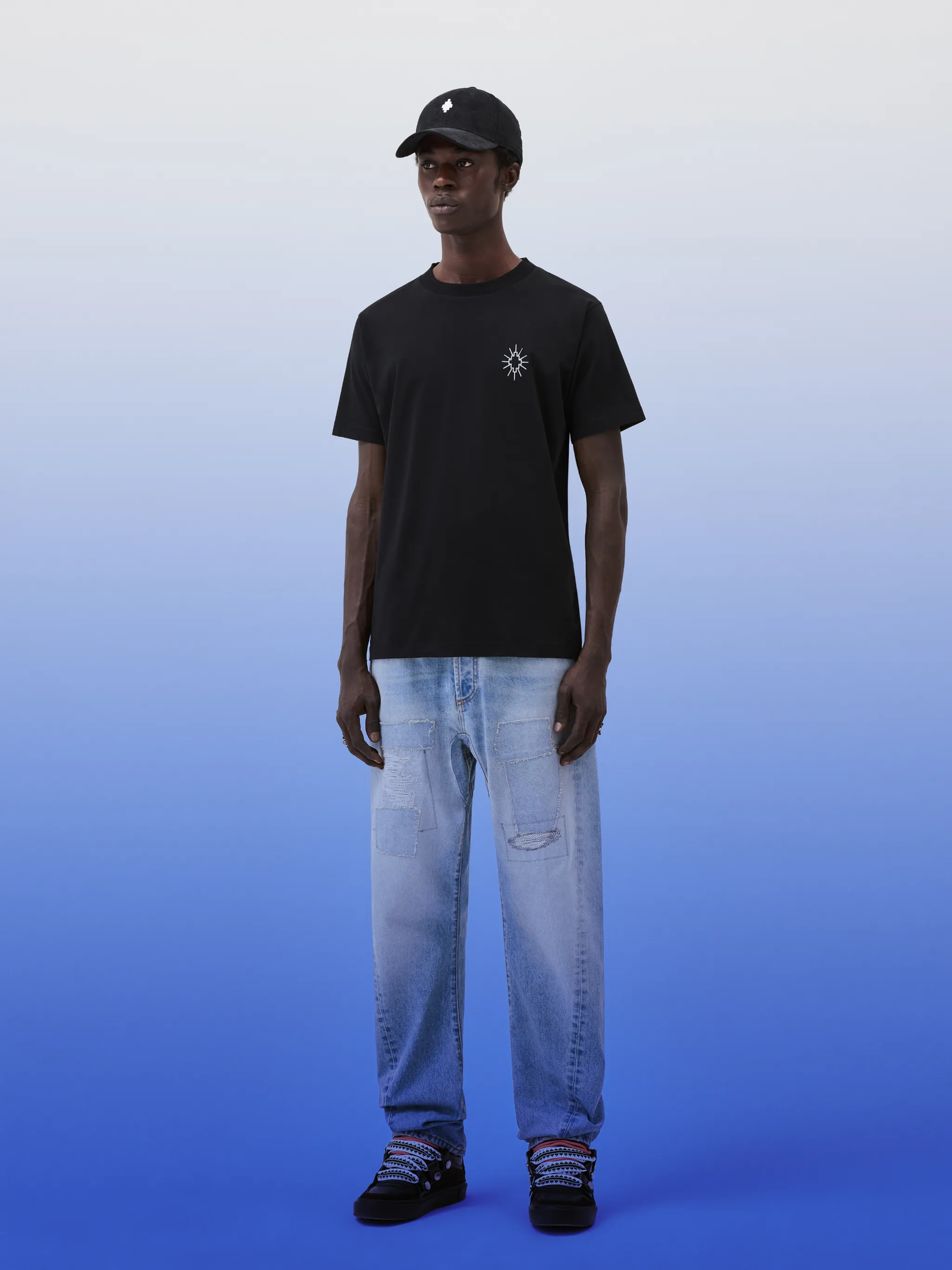 Eclipse cross-print cotton T-shirt from Marcelo Burlon County of Milan featuring cotton, logo print at the chest, crew neck, short sleeves and black/silver-tone.