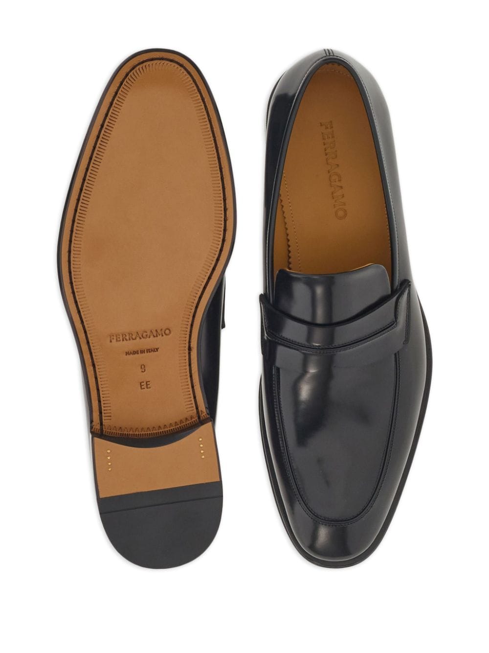 Shop Ferragamo Pointed-toe Leather Loafers In Schwarz