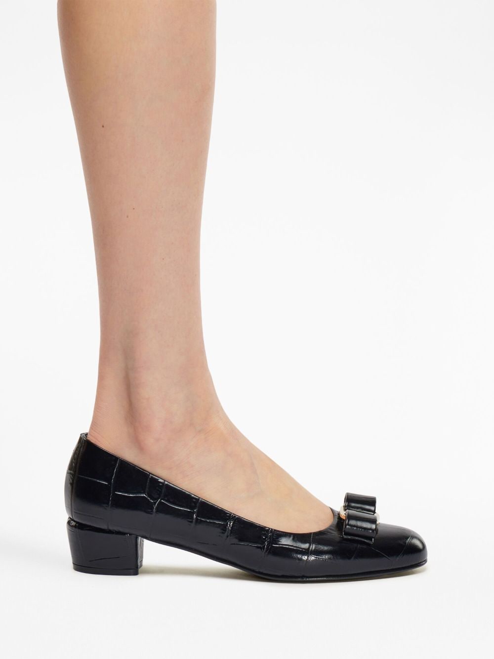 Shop Ferragamo Vara Bow-detail Leather Pumps In Black