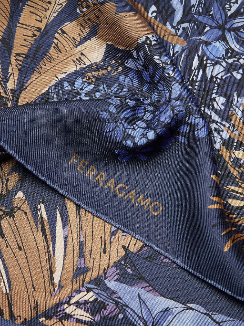 Ferragamo palm tree print silk scarf - Blauw