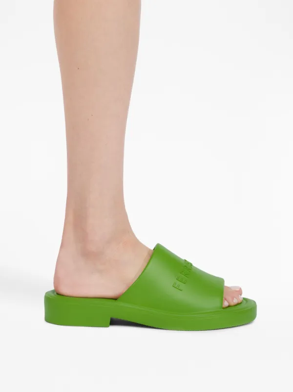 Ferragamo ロゴ サンダル Ferragamo ロゴ サンダル | ホワイト | FARFETCH JP