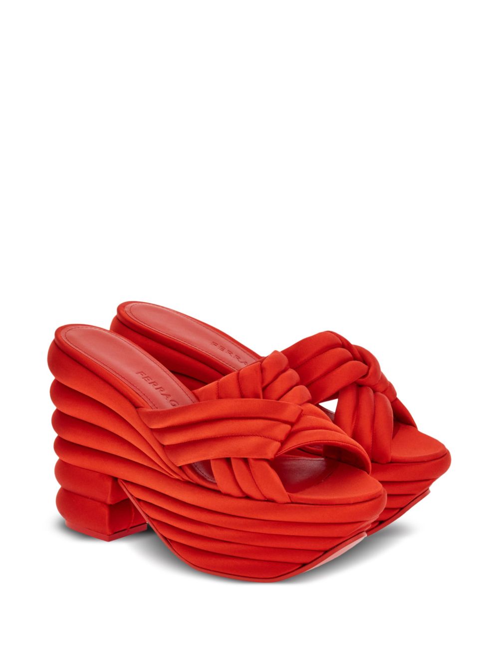 Ferragamo padded-design platform sandals - Rood