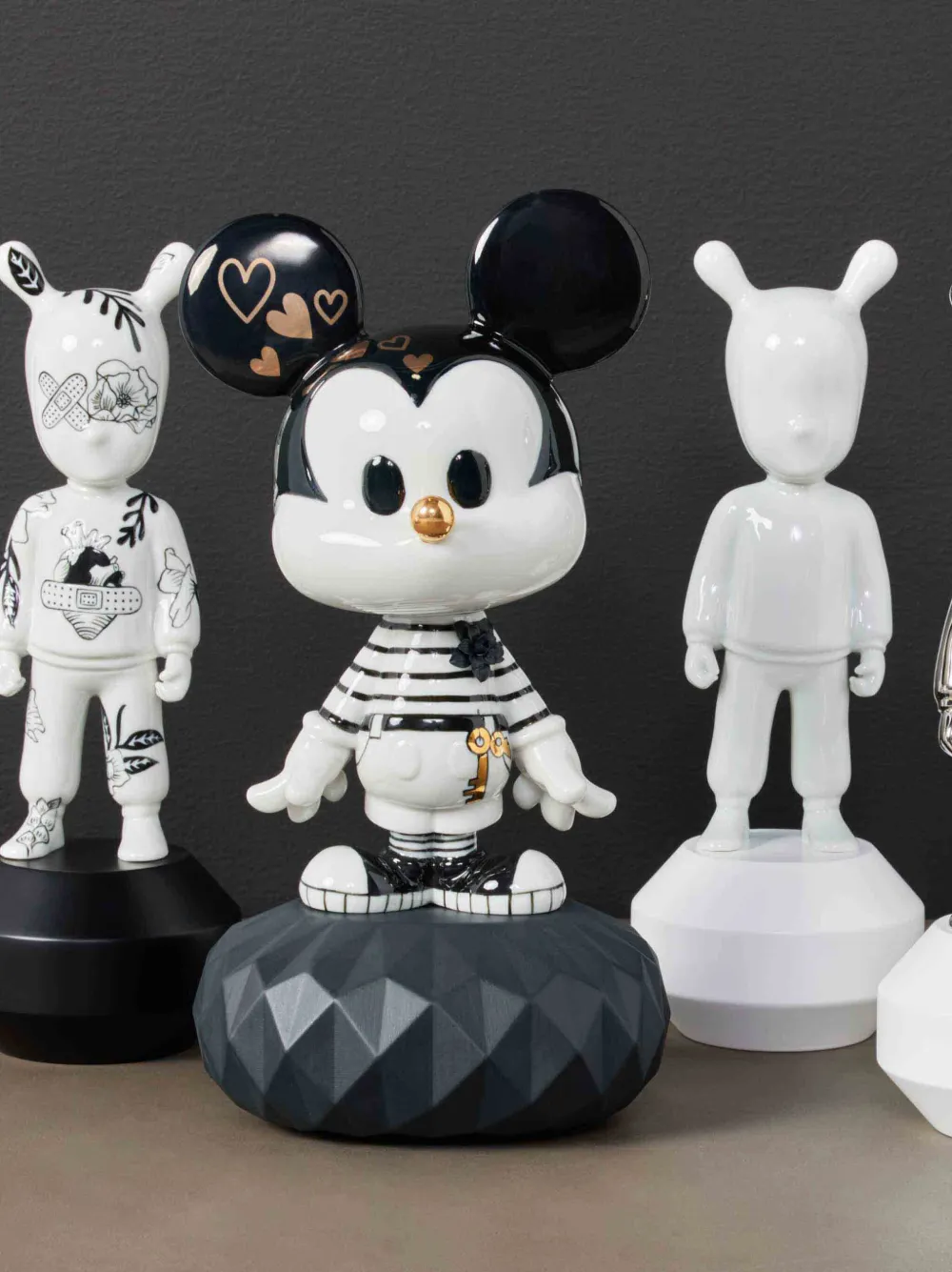 Lladrò Mickey Porcelain Sculpture In Schwarz