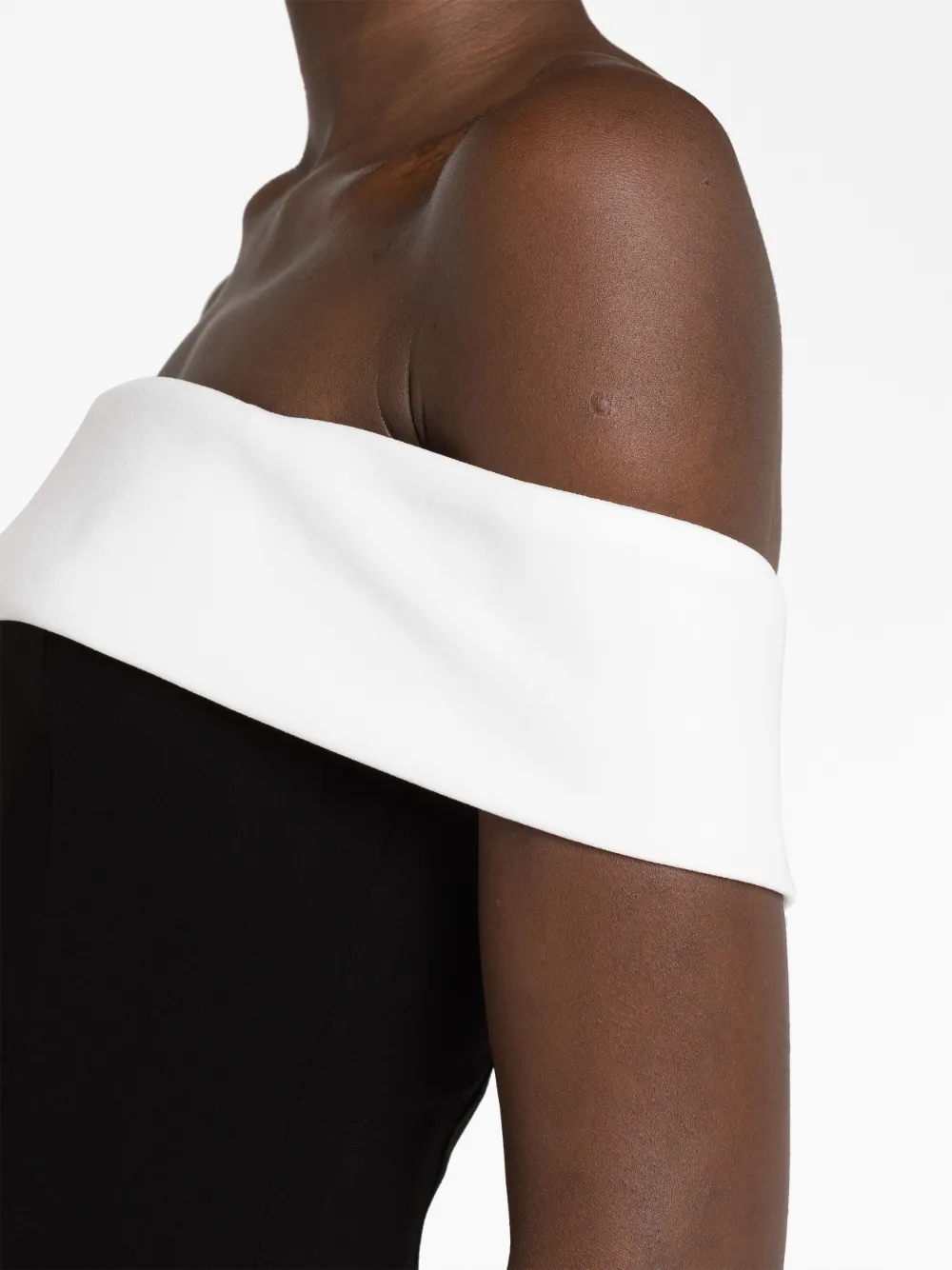 Monot Colour-block Off-shoulder Maxi Dress In Schwarz