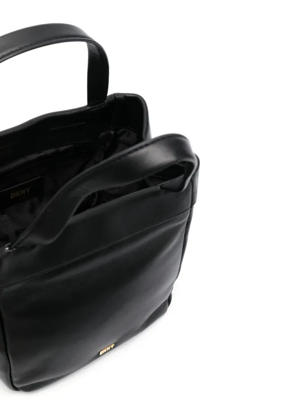 DKNY ダナキャランニューヨーク　レザー　ショルダーバック　ブラック DKNY レザー ショルダーバッグ | ブラック | FARFETCH JP