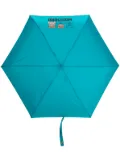 Moschino logo-print compact umbrella - Blue