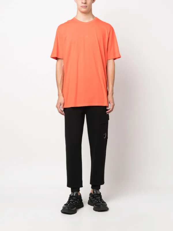 【関税込み】C.P. Company オレンジ ロゴプリント Tシャツ C.P. Company logo-print Cotton T-shirt | Orange | FARFETCH BH