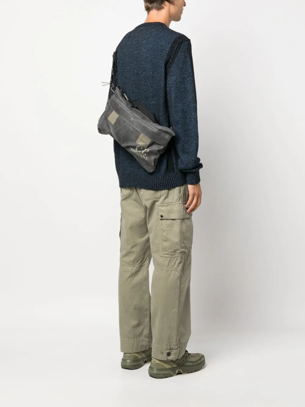 C.P. Company logo-print cotton shoulder bag - Grijs