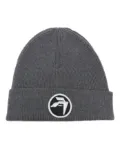 AMBUSH logo-embroidered knitted beanie - Grey