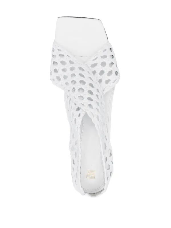 TOTEME ヒール Toteme Sharp patent leather wedge mules Toteme