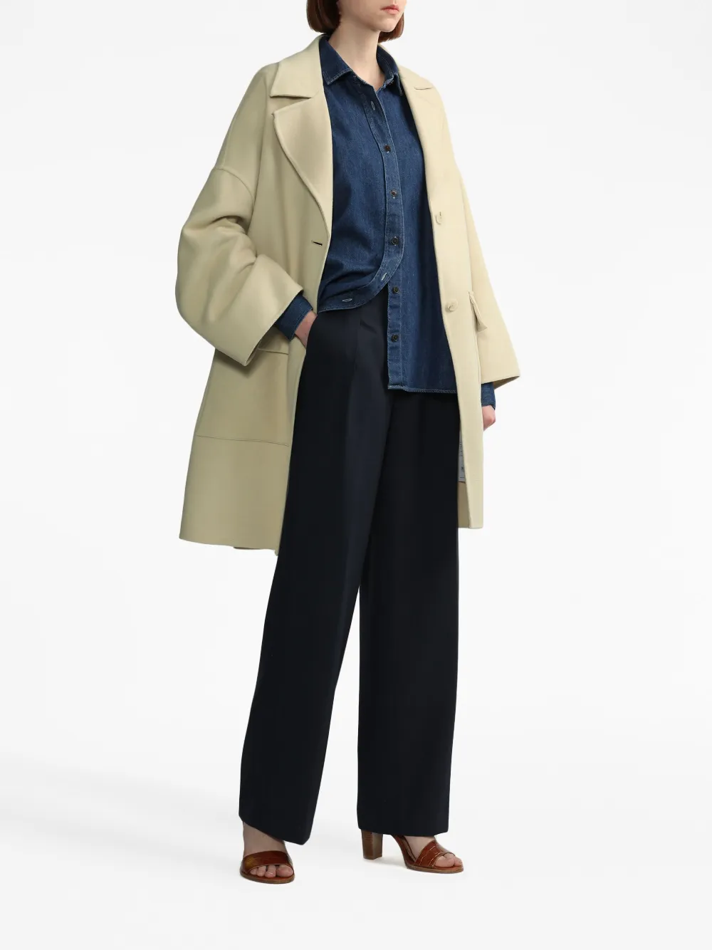 Closed single-breasted coat - Beige