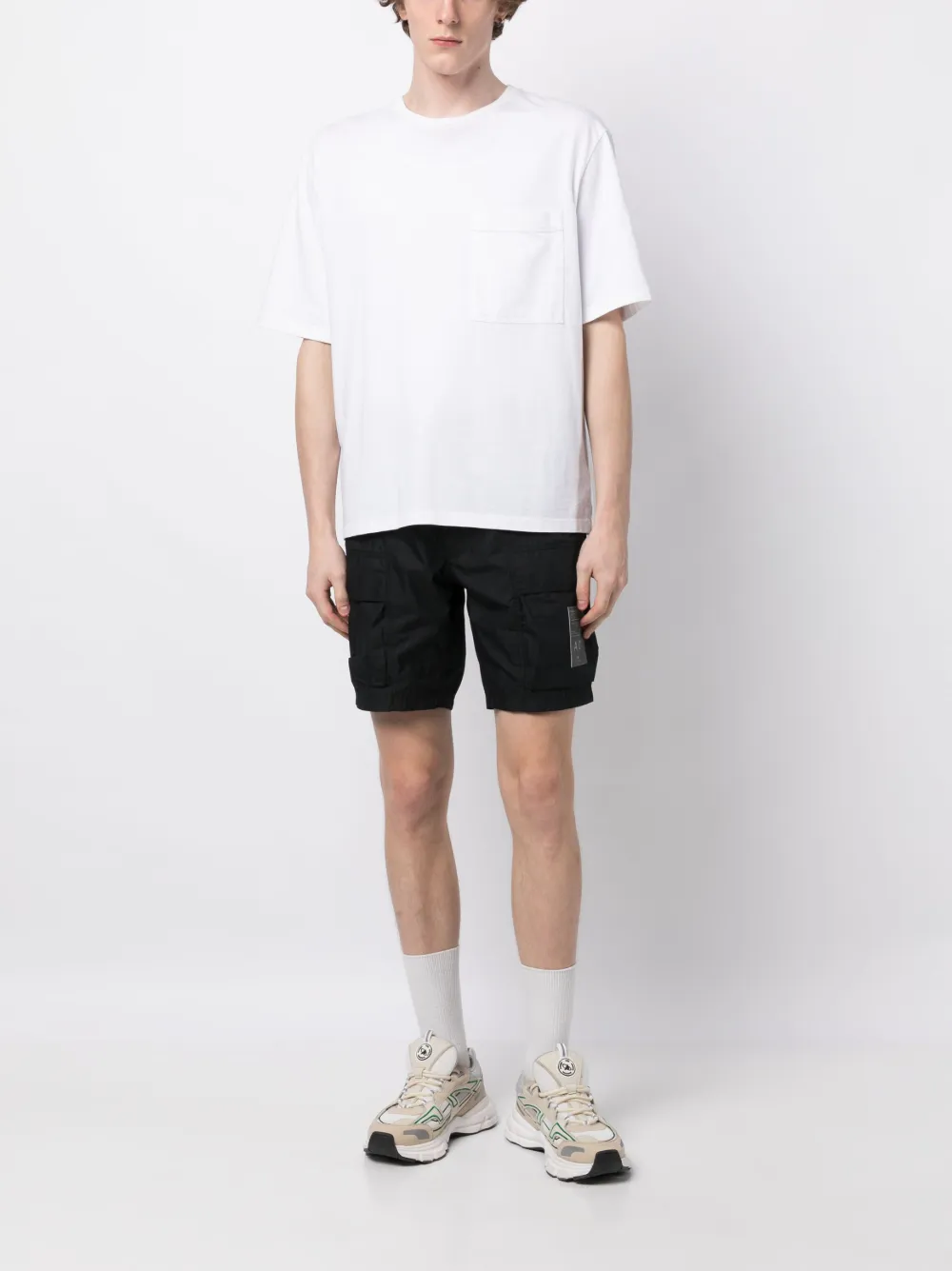 CHOCOOLATE logo-patch cotton blend cargo shorts - Zwart