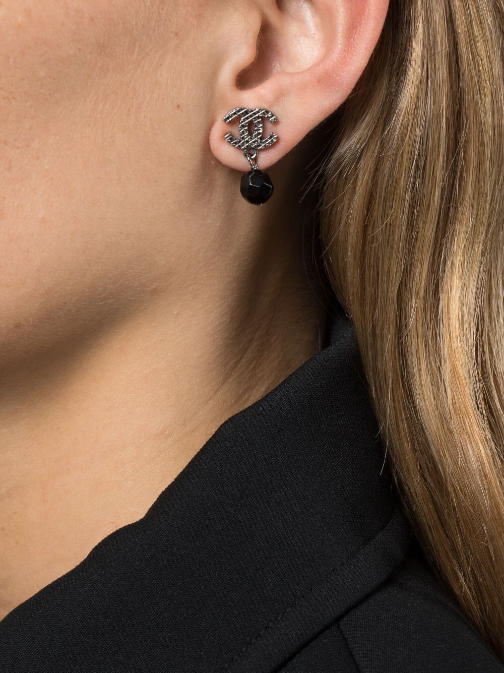 Image 2 of CHANEL Pre-Owned CC bead drop earrings