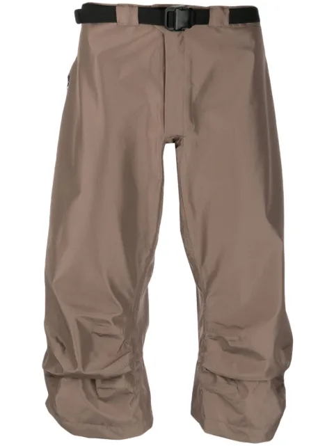 GR10K pantalones cortos de satén con hebilla 
