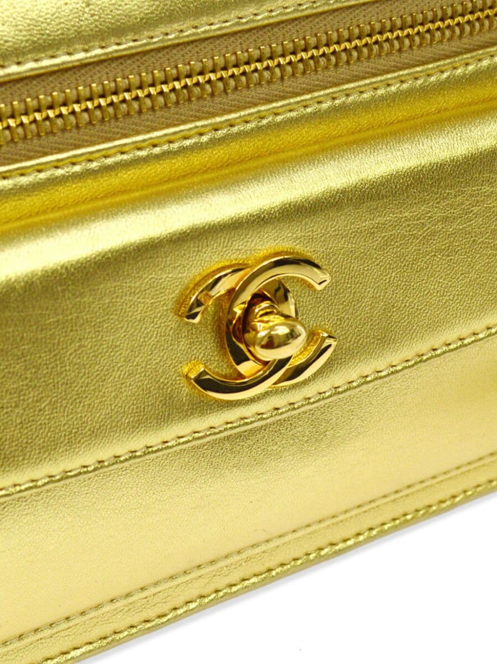 Pre-owned Chanel Cc 手拿包（1997年典藏款） In Gold