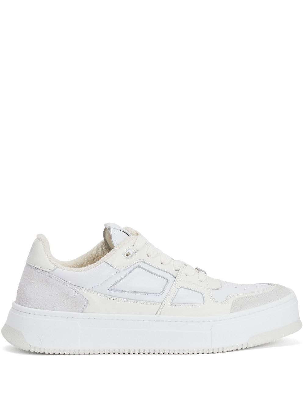 Ami Alexandre Mattiussi Lace-up Low-top Sneakers In Bianco