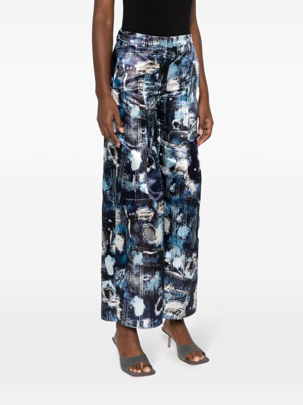 Shop John Richmond Manik Abstract-pattern Print Cropped Trousers In Blue