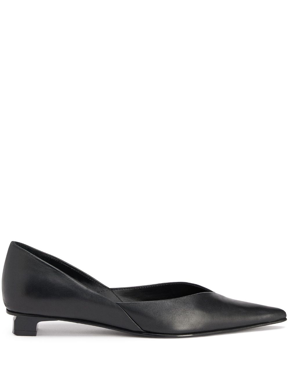 AMI Paris pointed flat leather pumps - Black