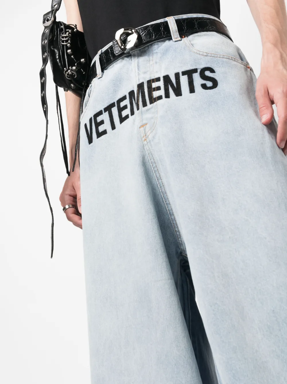 Vetements levis logo sale jeans