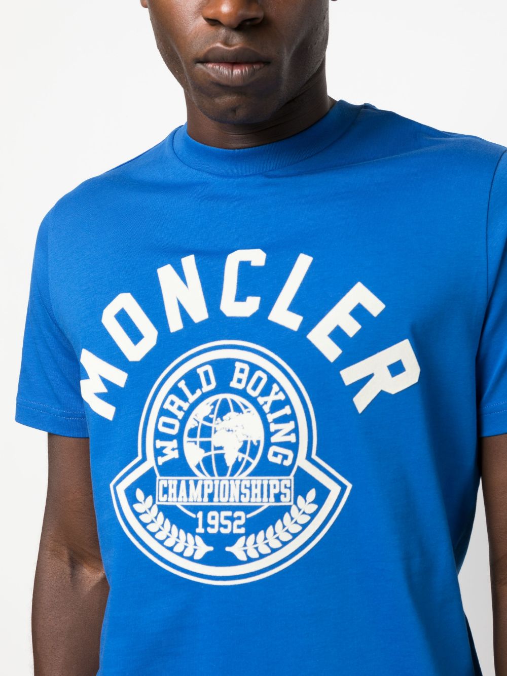 Shop Moncler Logo-print Cotton T-shirt In Blue