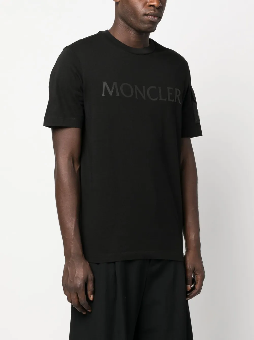 Moncler Tシャツ Cotton T-Shirt 関税込 Moncler flocked-logo Cotton T-shirt | White | FARFETCH