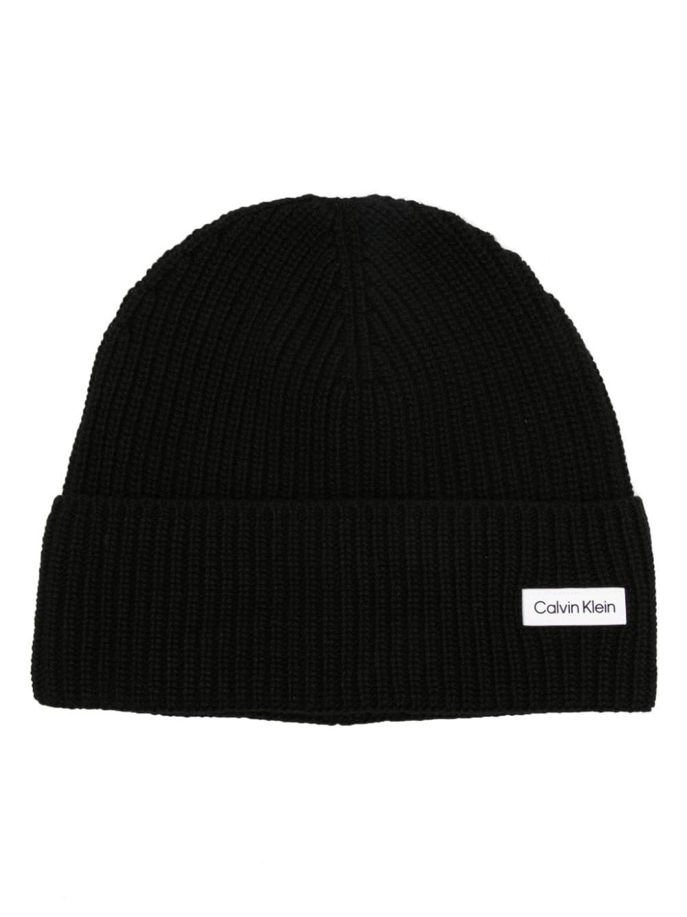 Calvin Klein Essential Logo-patch Beanie In Black