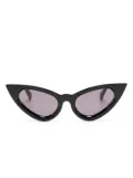 Kuboraum cat-eye frame tinted-lenses sunglasses - Black