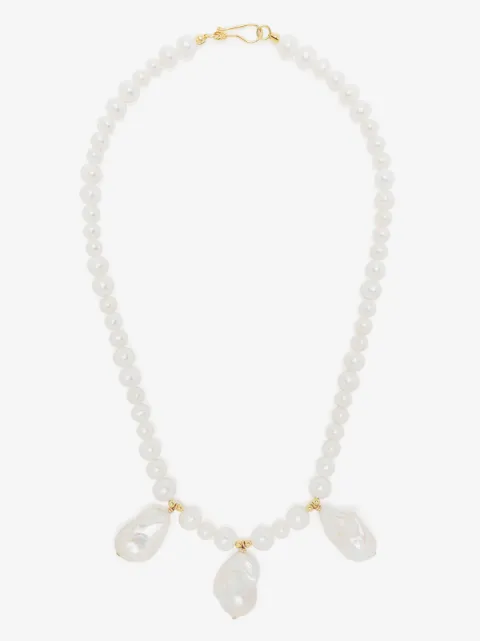 A Sinner in Pearls collar de perlas Fireball