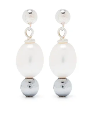 A Sinner in Pearls
