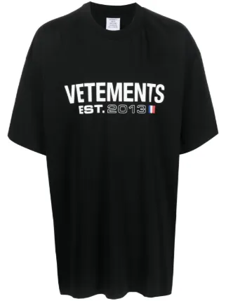 VETEMENTS logo-print T-shirt | Black | FARFETCH AO