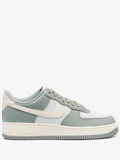 Nike baskets Air Force 1 '07 Mica Green 