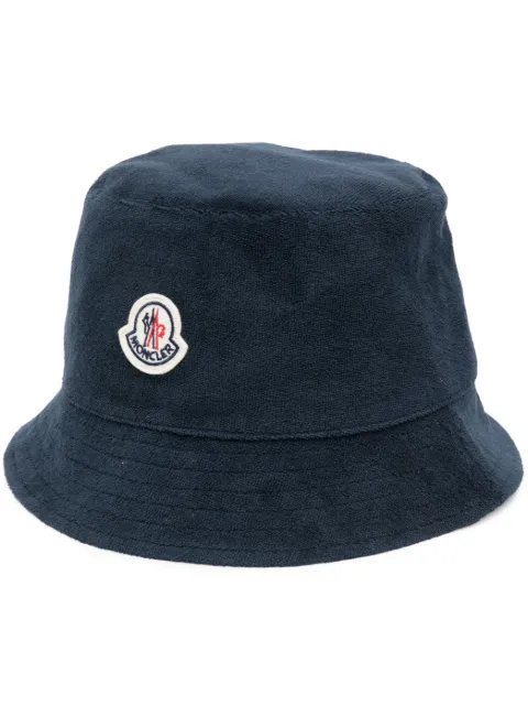 Moncler gorro de pescador con parche del logo