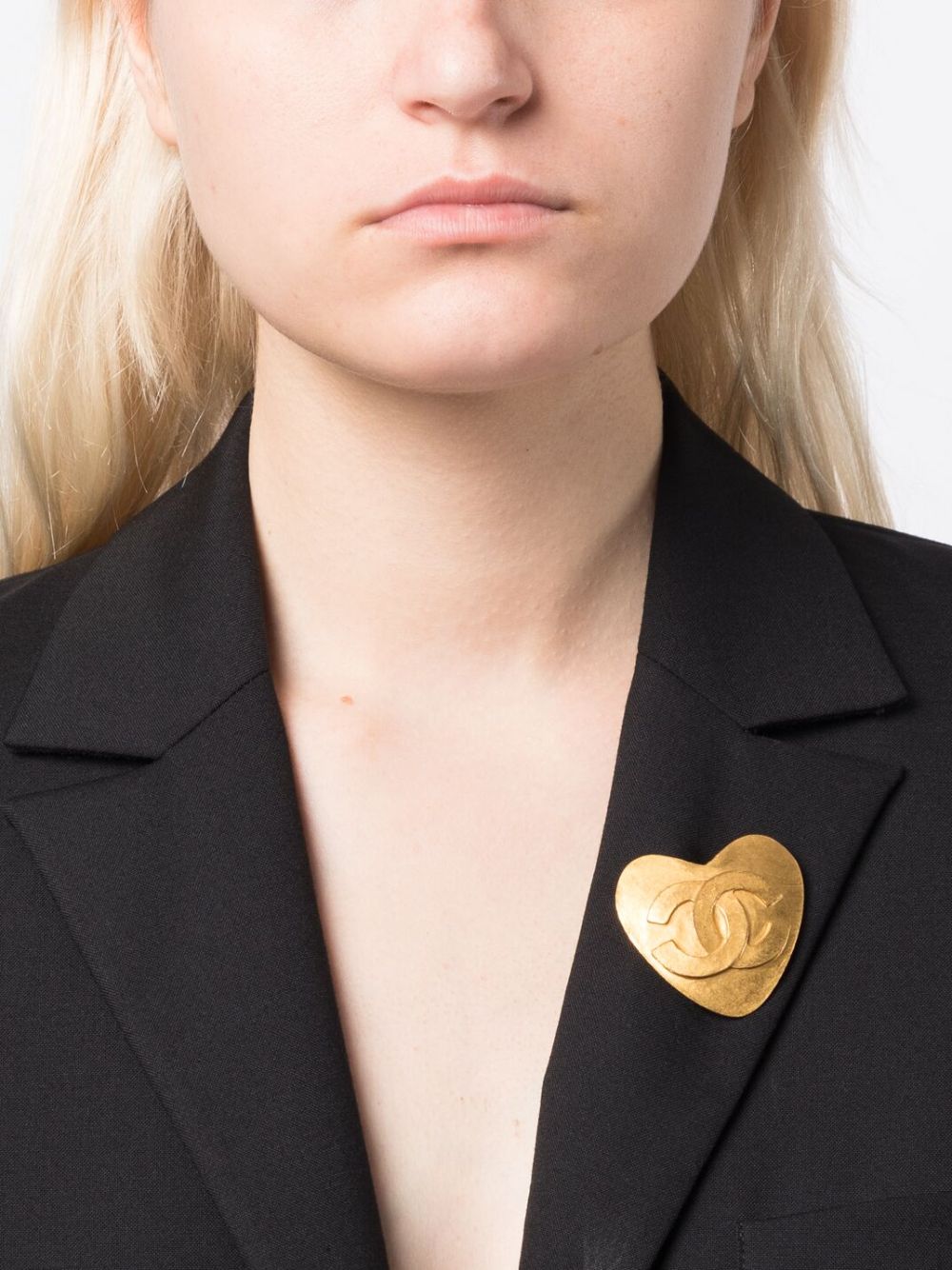 Image 2 of CHANEL Pre-Owned 1995 CC logo heart brooch