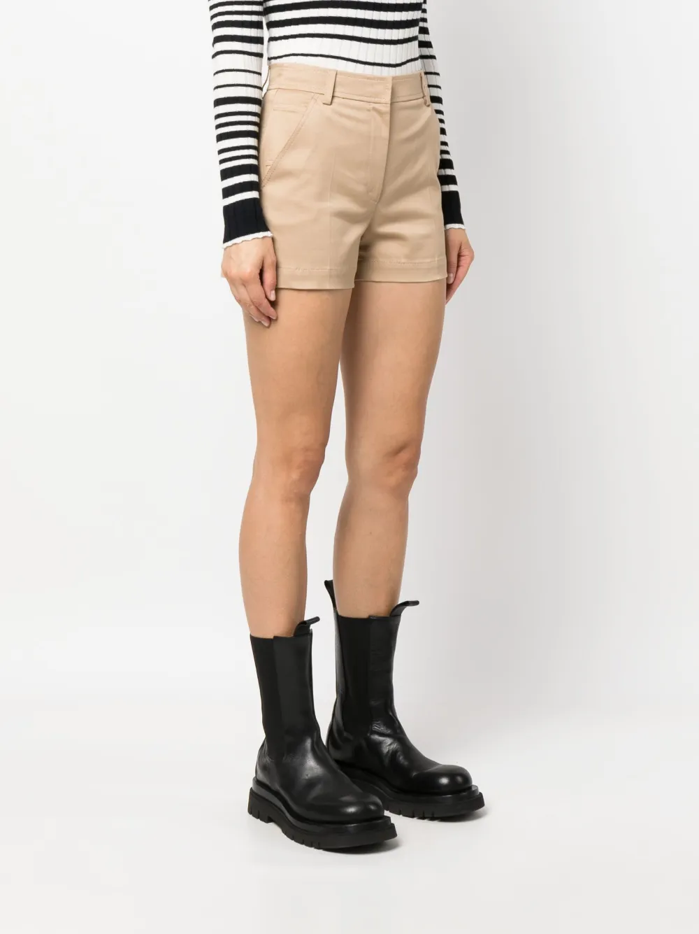  Valentino Garavani Rockstud High-waisted Shorts - Neutrals 