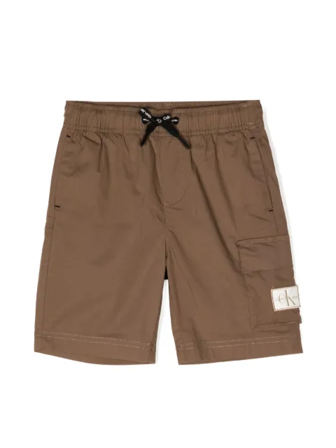 Calvin Klein Kids شورت كارغو مزين بشارة شعار الماركة