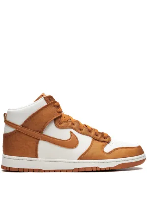 Nike Dunk Hi EMB スニーカー | オレンジ | FARFETCH JP
