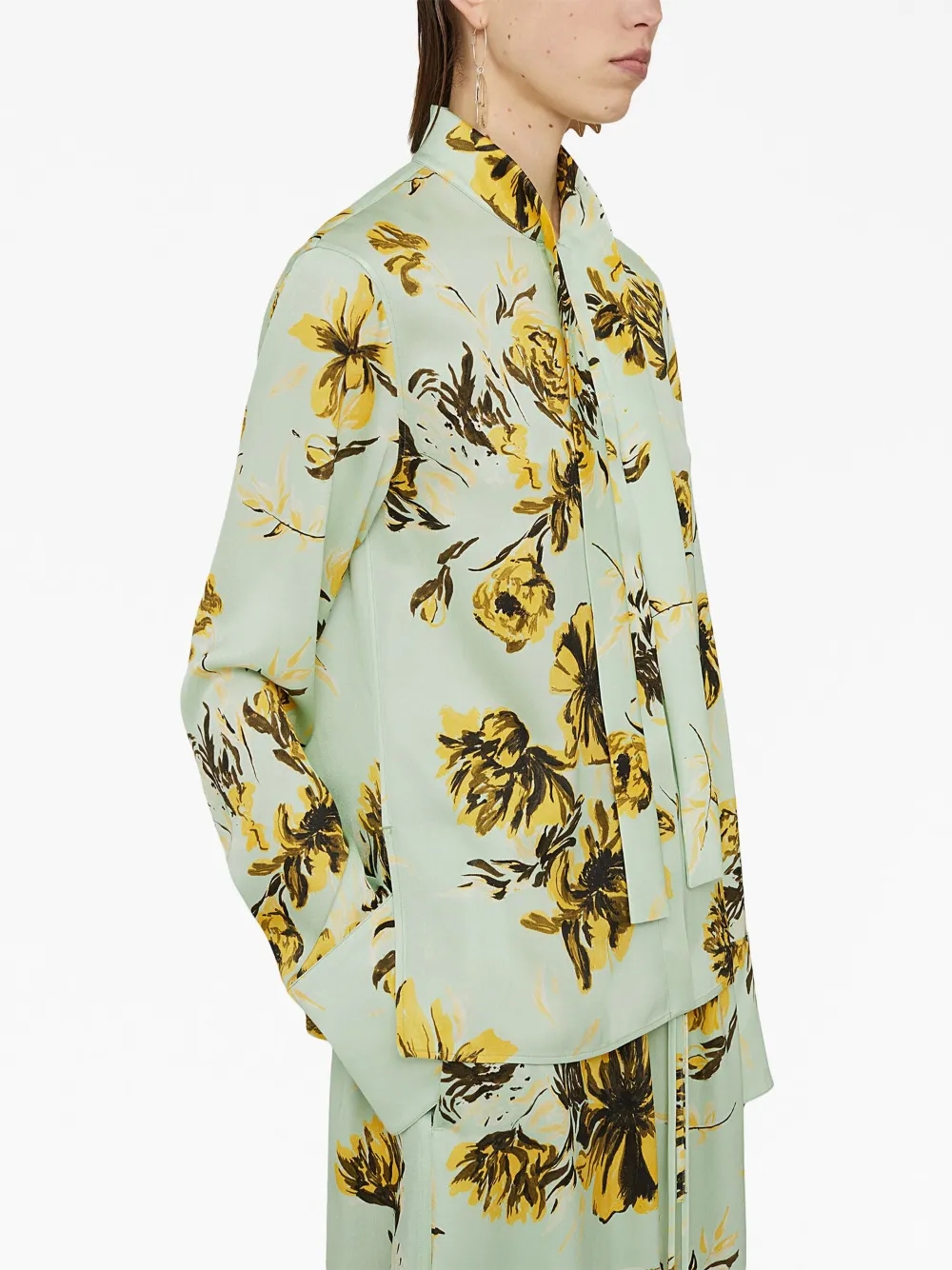 【YILON MADE】Joli flower blouse YILON MADE Joli Flower Blouse - Camisoles