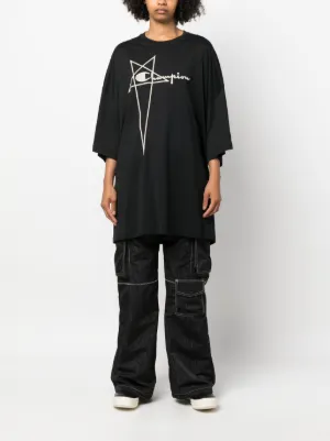 美品 リックオウエンス × チャンピオン 刺繍ロゴ Ｖネック ブラック M 美品 リックオウエンス × チャンピオン 刺繍ロゴ Vネック