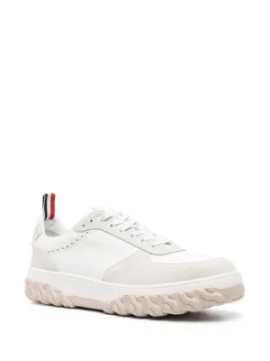 【関税込み】Thom Browne ピンク＆ホワイト Tech スニーカー Thom Browneのピンク＆ホワイト Tech スニーカーがセール中