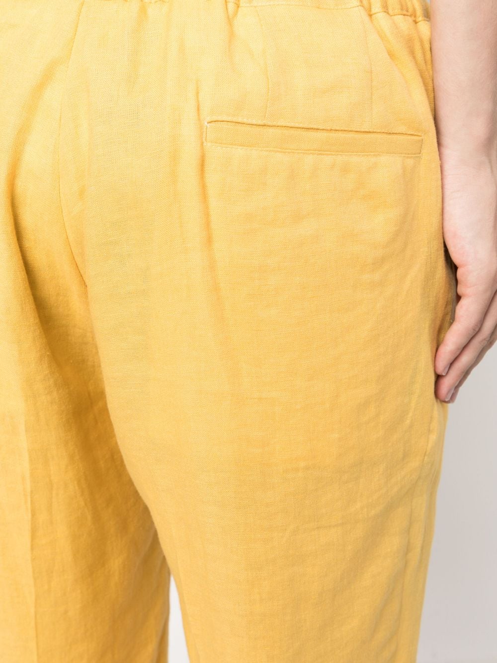 Shop Kiton Elasticated-waistband Linen Shorts In Yellow