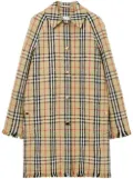 Burberry bouclé checkered buttoned raincoat - Neutrals