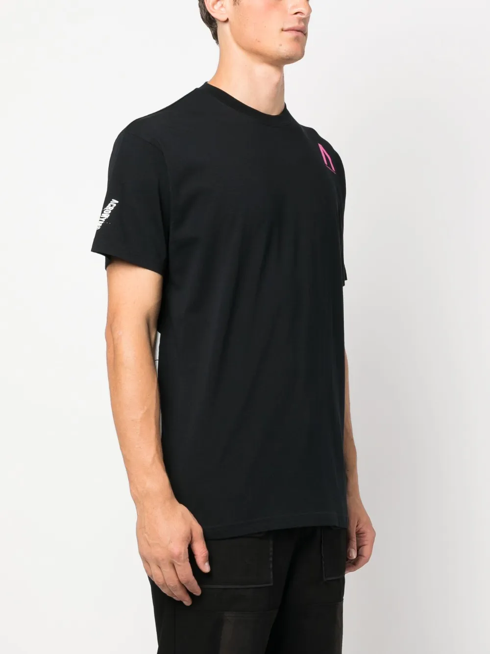 Shop Acronym Graphic-print Cotton T-shirt In Schwarz