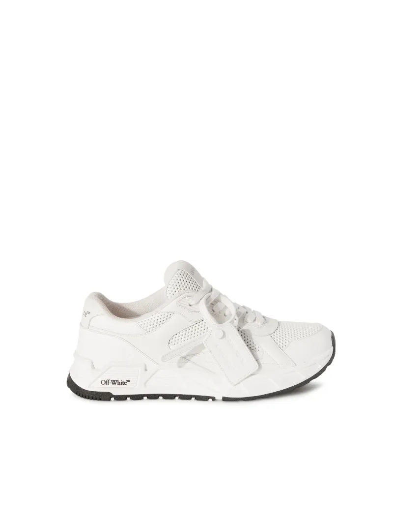 SNEAKERS KICK OFF